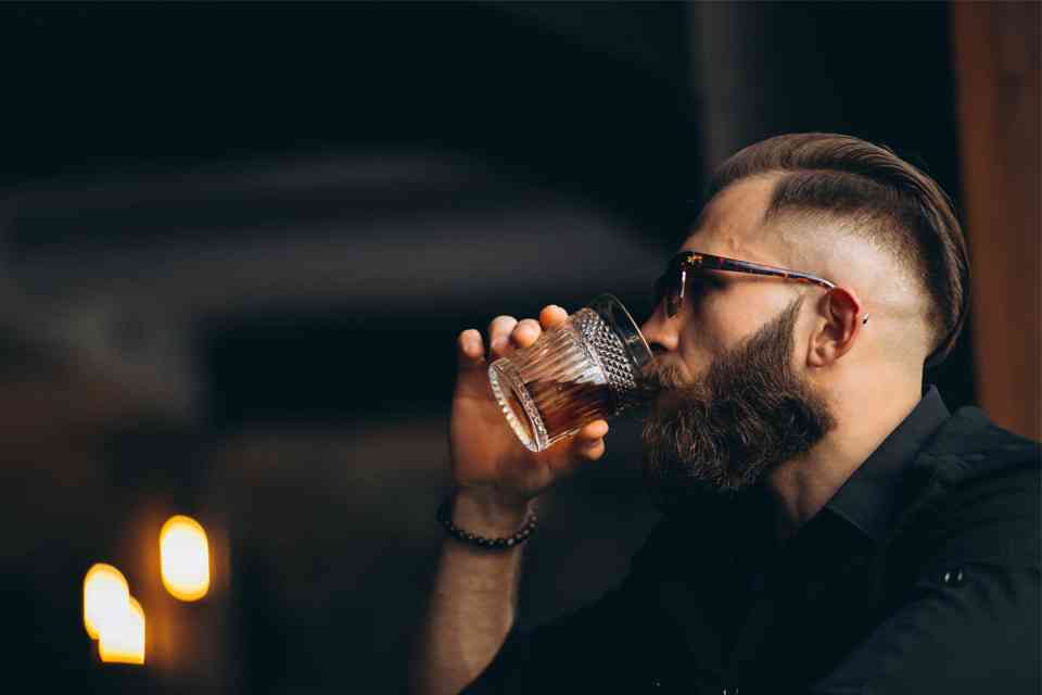 La semaglutide si dimostra promettente nel trattamento del disturbo da uso di alcool featured image